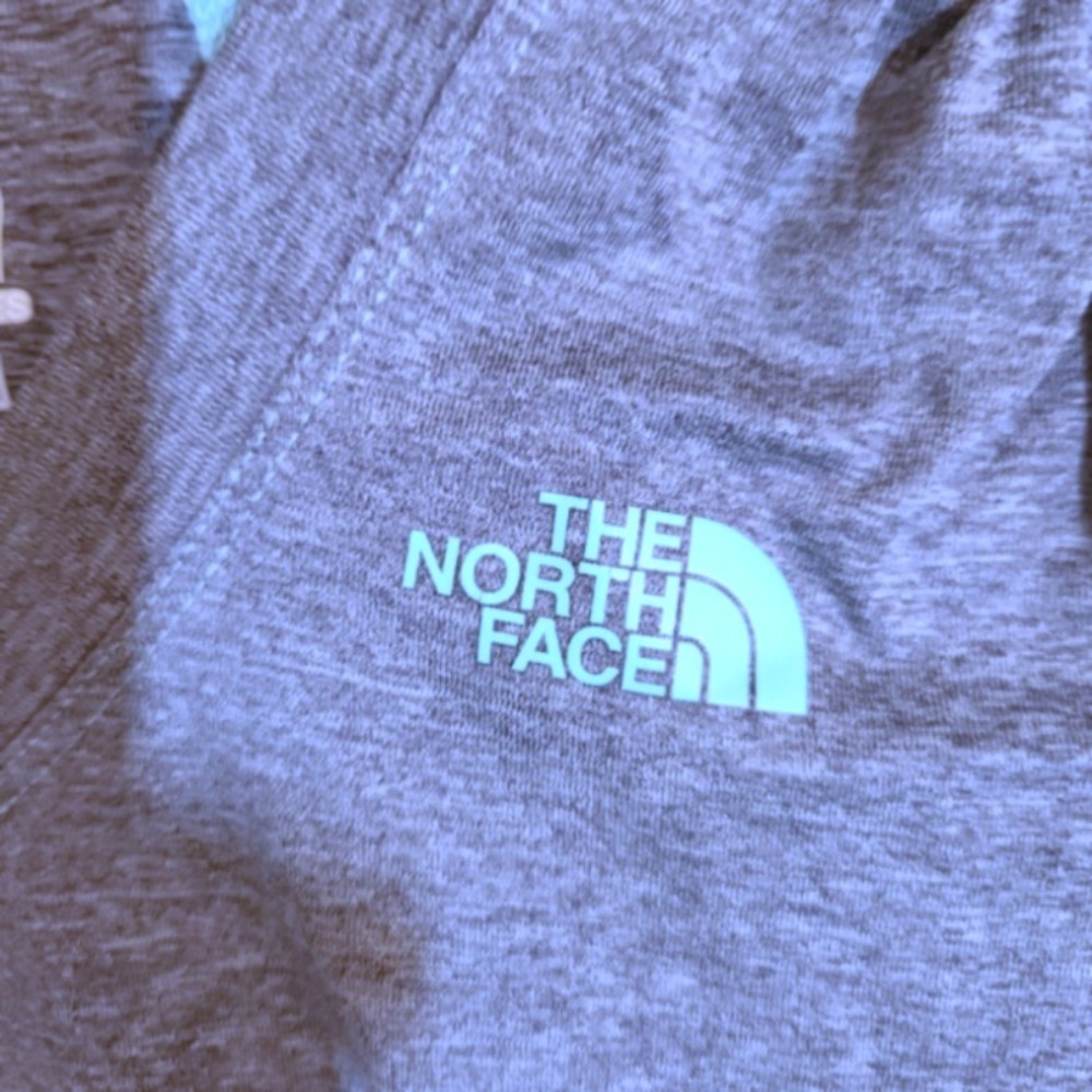 The North Face Ruched T-Shirt Women's Size Medium Gray Blue Teal Short Sleeve - Picture 5 of 7